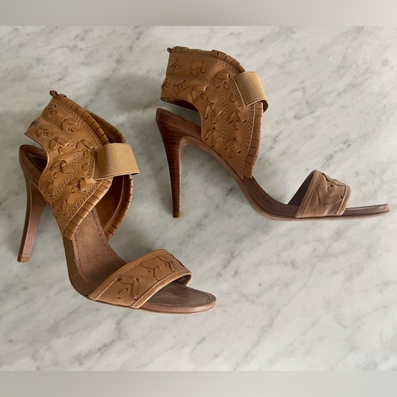 TORY BURCH Neutral Leather Sandel Heel - Size 8.5 - Picture 1 of 4